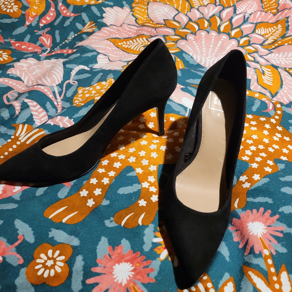 GAP Women's Black Suede Heels Size 9
